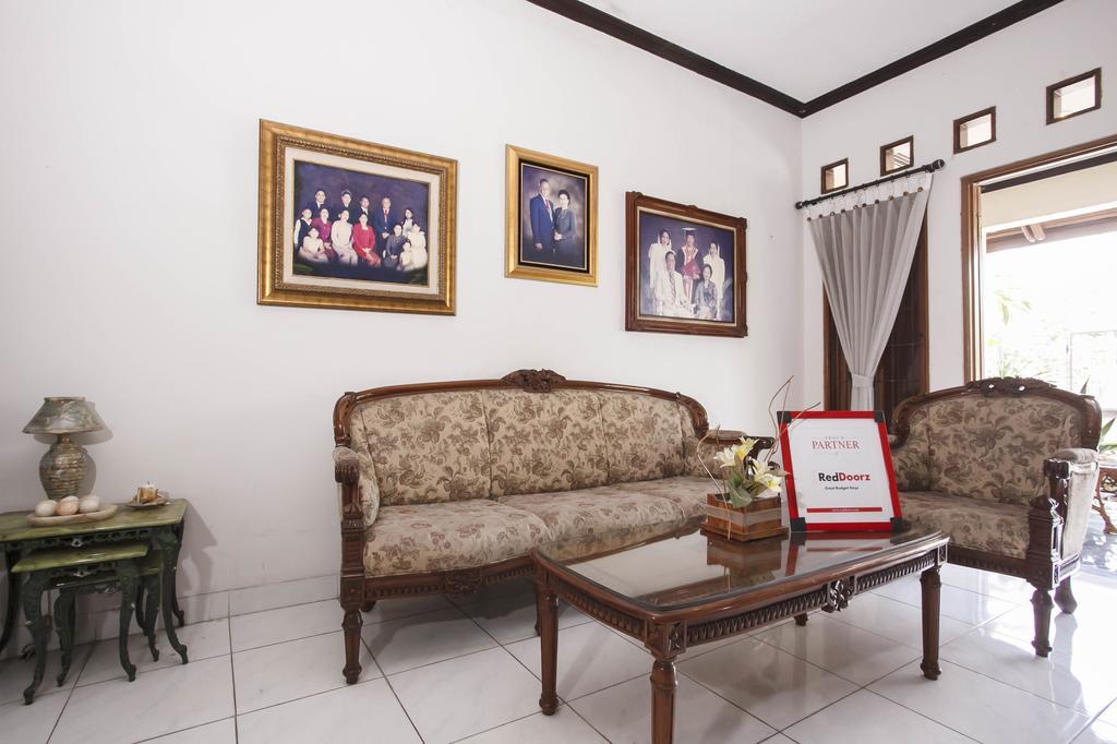 Reddoorz Near Juanda Airport T1 Hotel Brebek Exterior photo